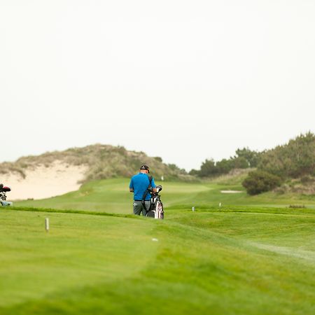 Praia D'El Rey Marriott Golf & Beach Resort Praia del Rei Kültér fotó Golfers at the 2009 KLM Open